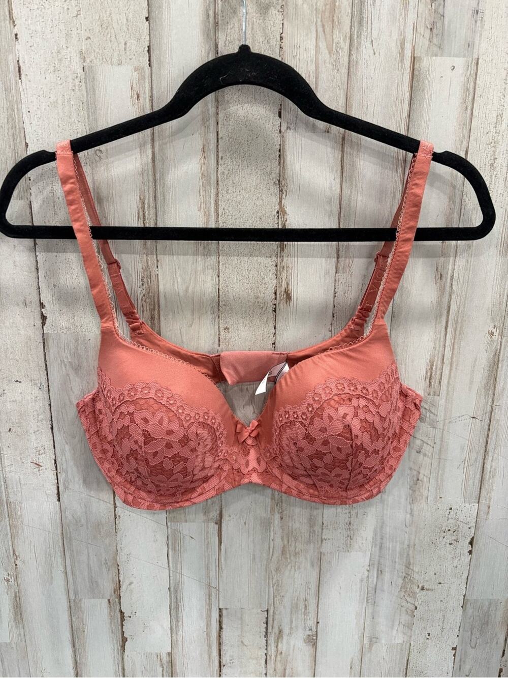 Victoria’s Secret Body by Victoria Lined Demi Bra 34DD Pink Lace Underwire